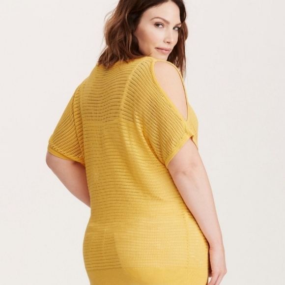 Torrid Open Stitch Shirt Women's Size 2X Yellow Short Sleeve Stretchy Crocheted - Picture 2 of 12